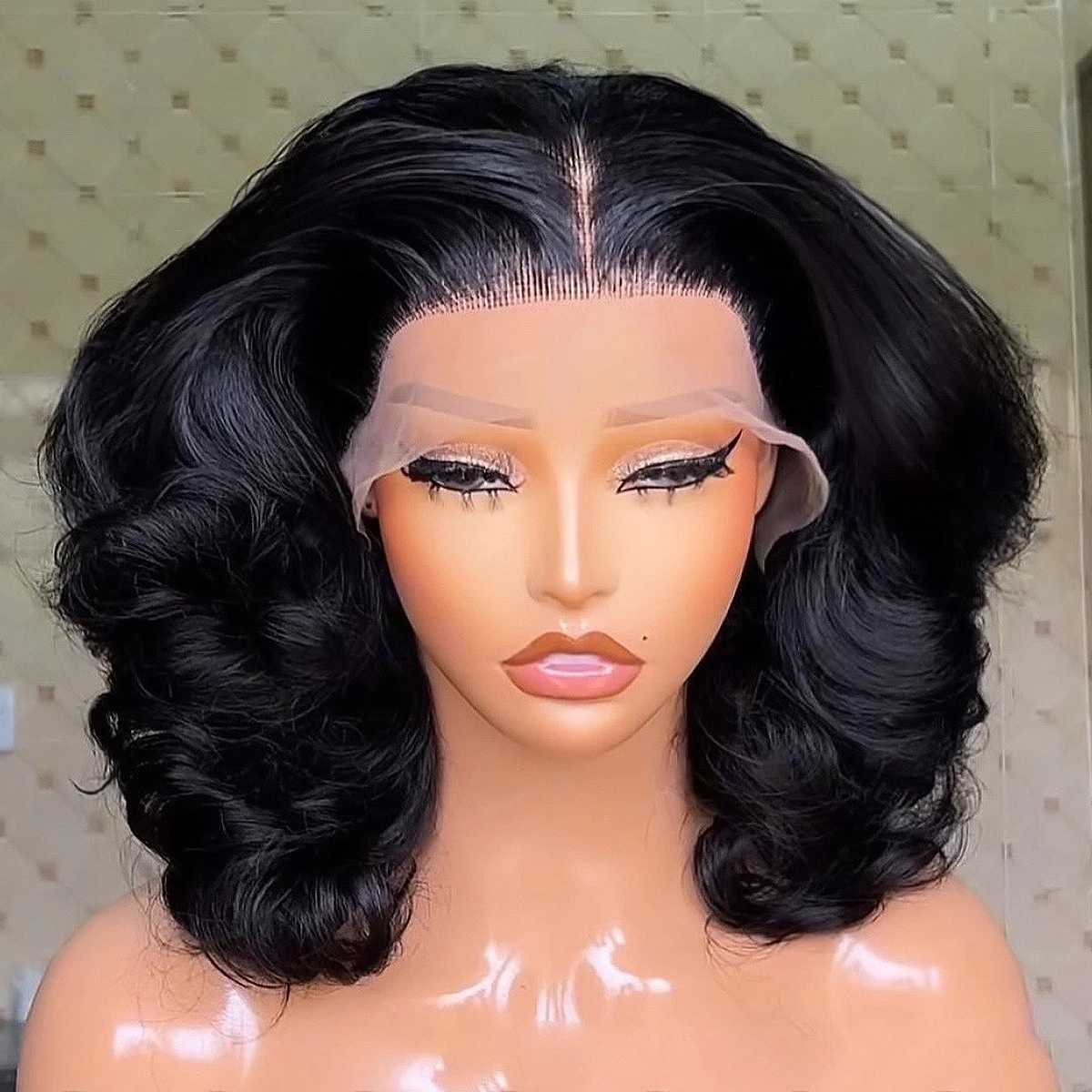 شعر مستعار أسود قصير بوب مموج، - مراجعة Pre Parted 13X4 Lace Front Bob Wig وسعره